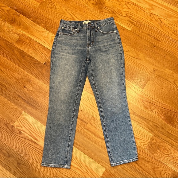 The Petite Perfect Vintage Jean in Heathcote Wash 26P - Picture 6 of 9